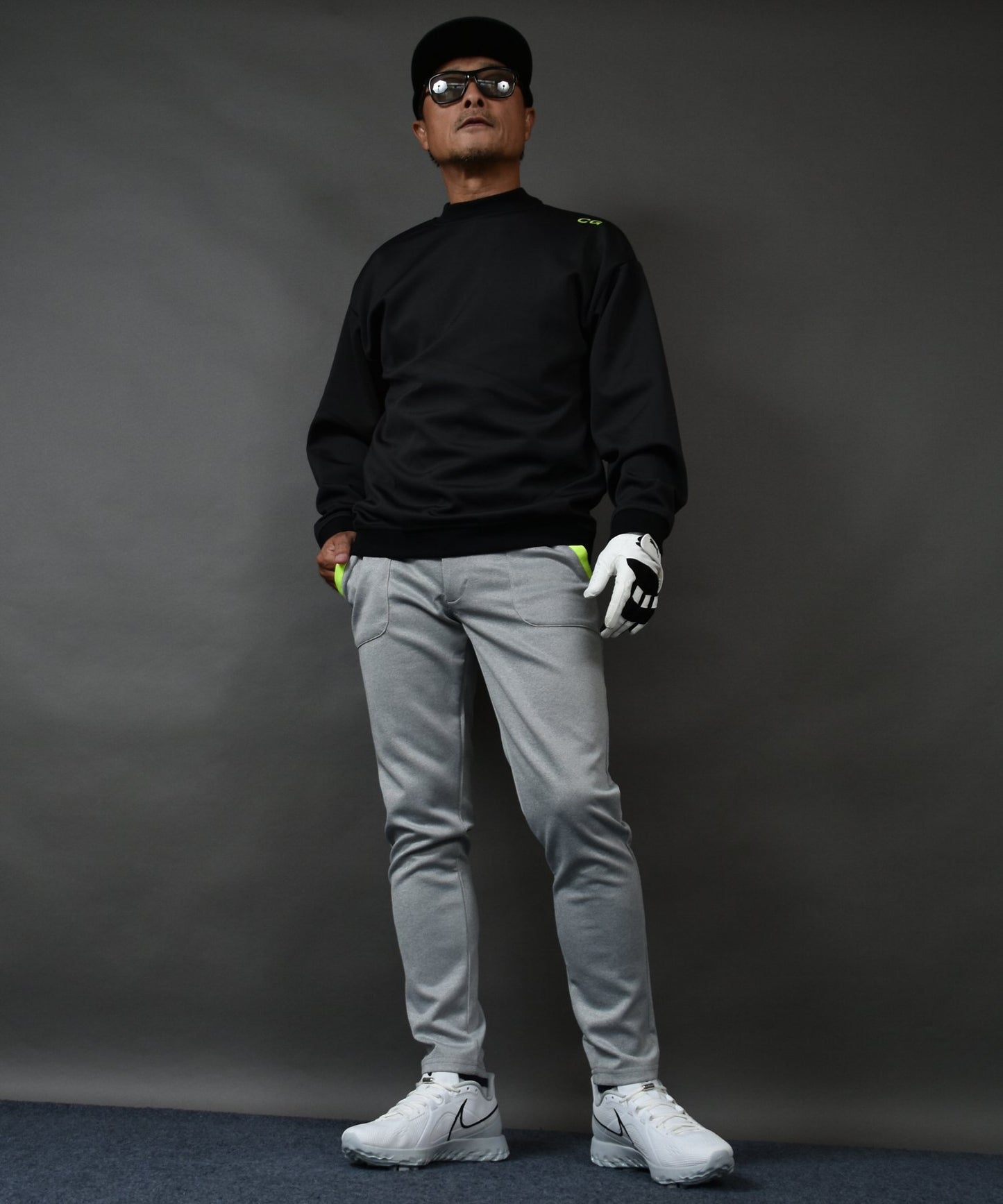 ポンチ素材バックロゴ入り長袖モックネック&テーパードゴルフパンツセットアップ(CG-SET4019C)