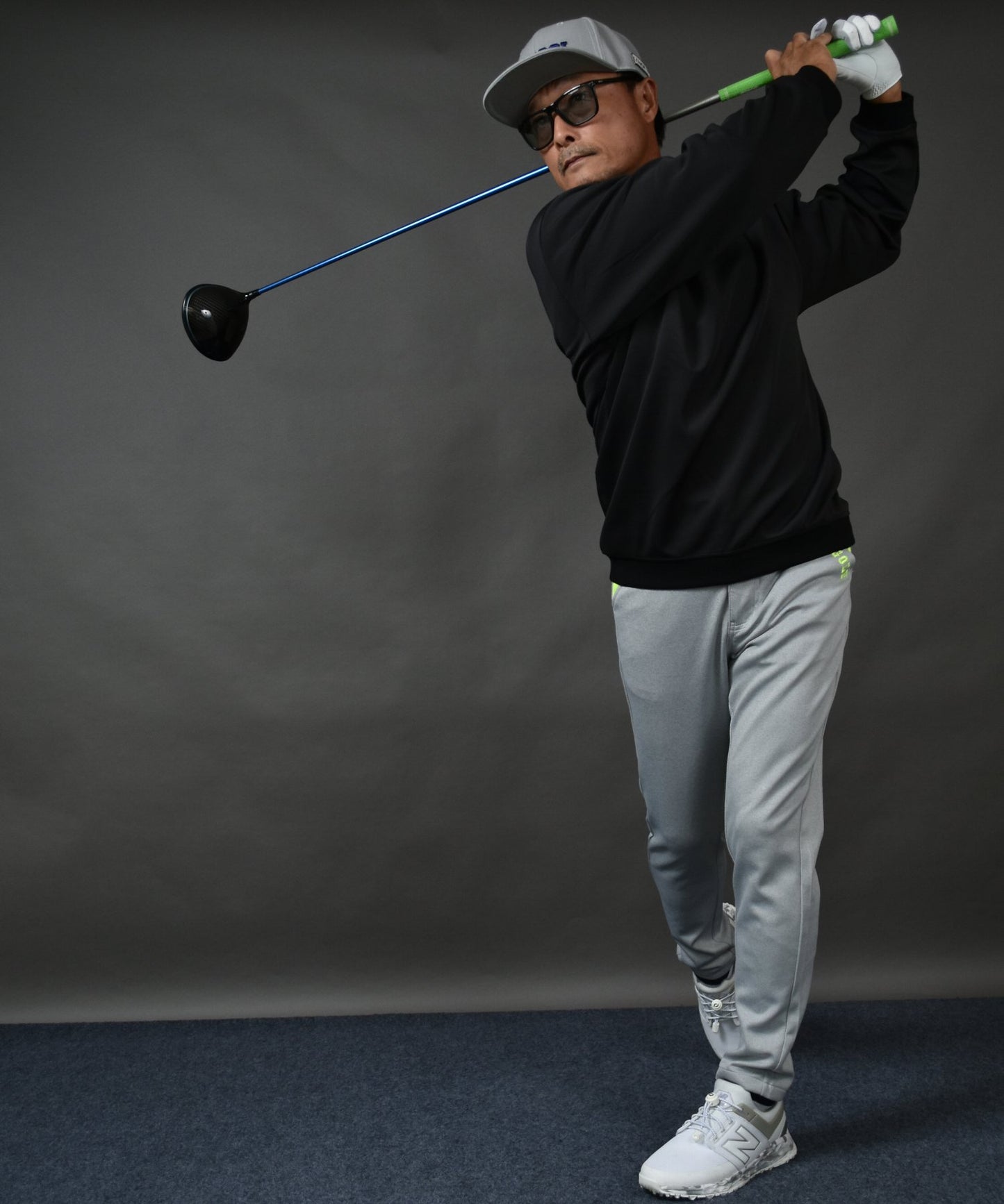 ポンチ素材バックロゴ入り長袖モックネック&テーパードゴルフパンツセットアップ(CG-SET4019D)