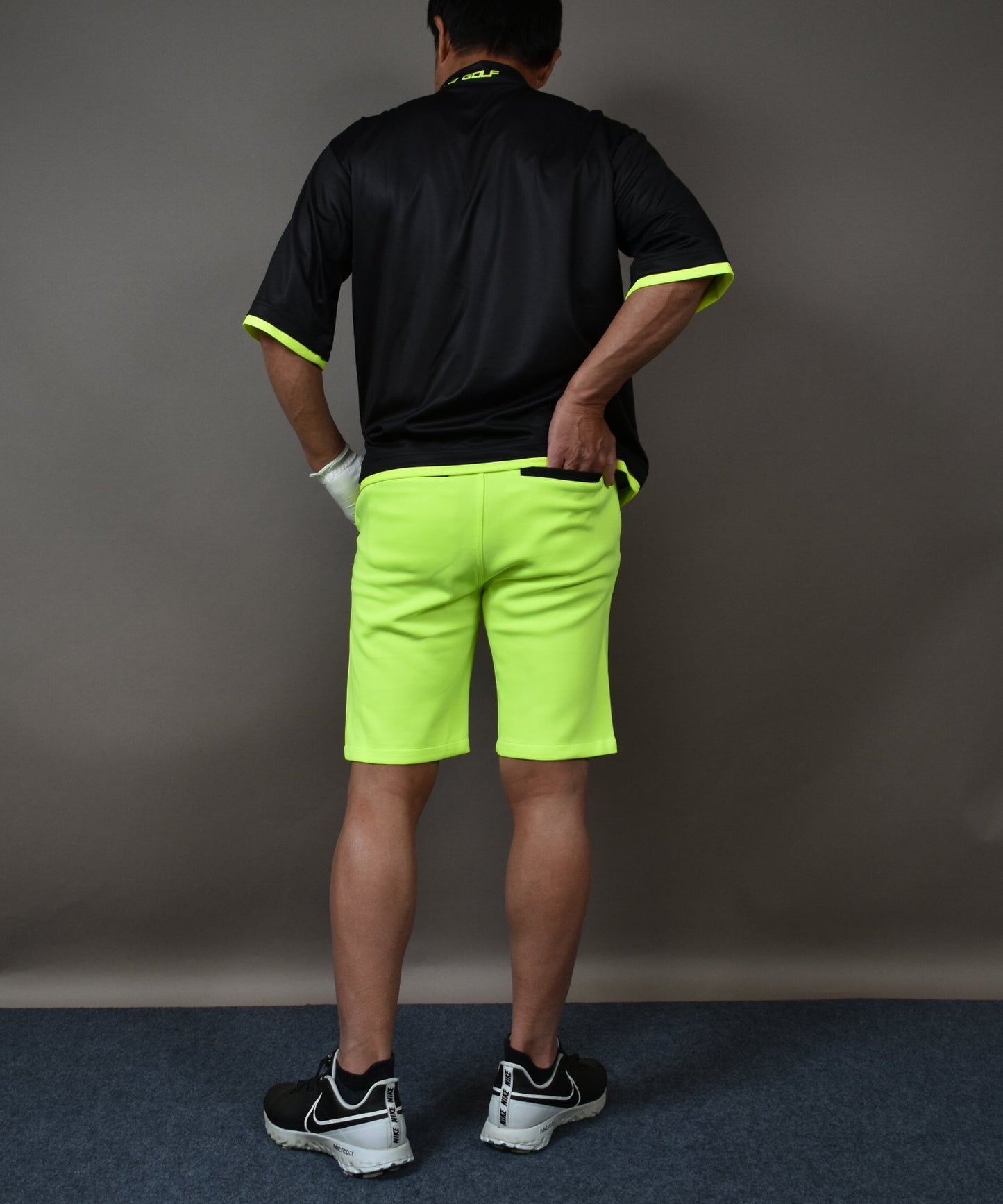 ボックスシルエット半袖モックネック&ショートパンツゴルフセットアップ(CG-SET505YE)