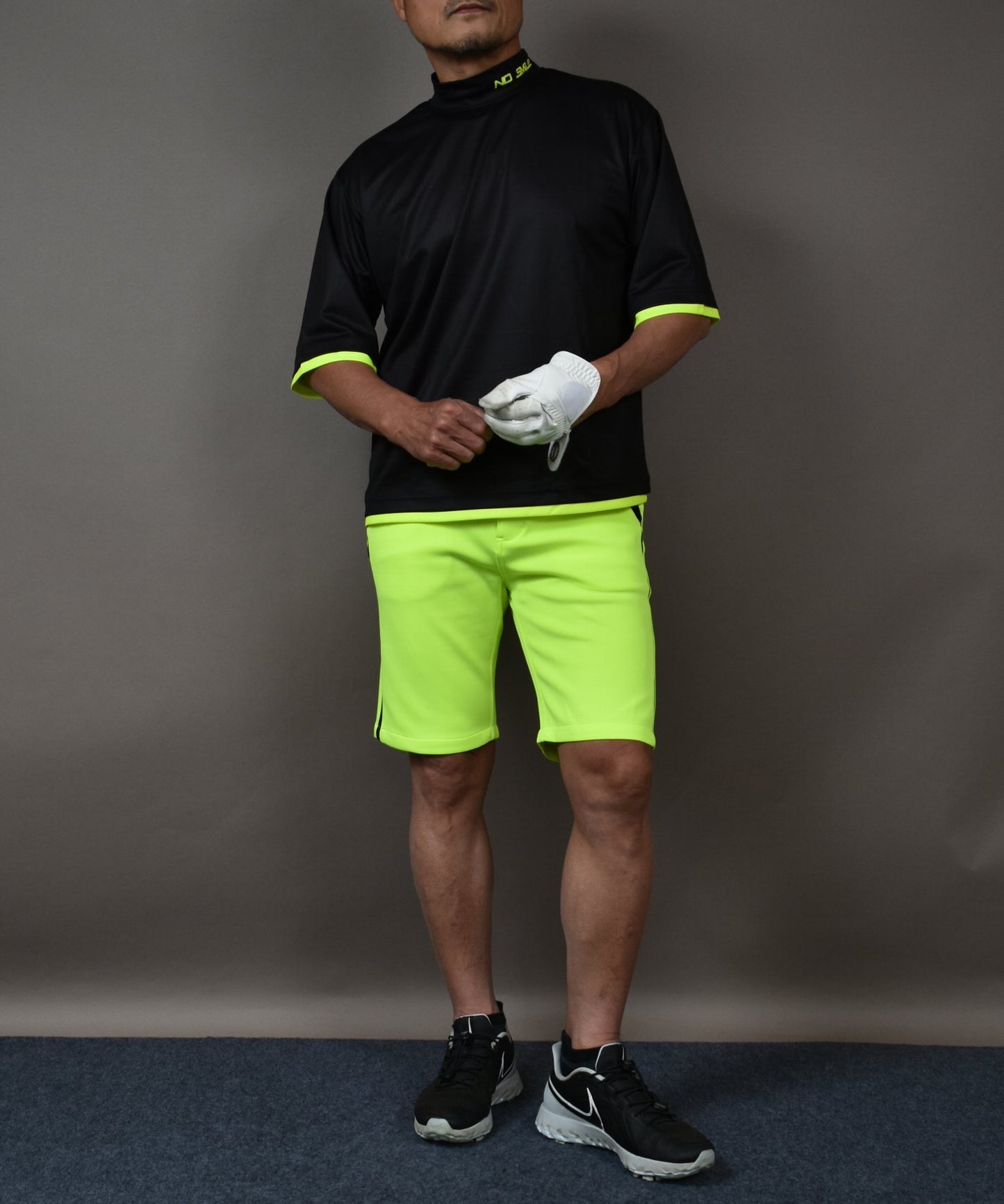 ボックスシルエット半袖モックネック&ショートパンツゴルフセットアップ(CG-SET505YE)